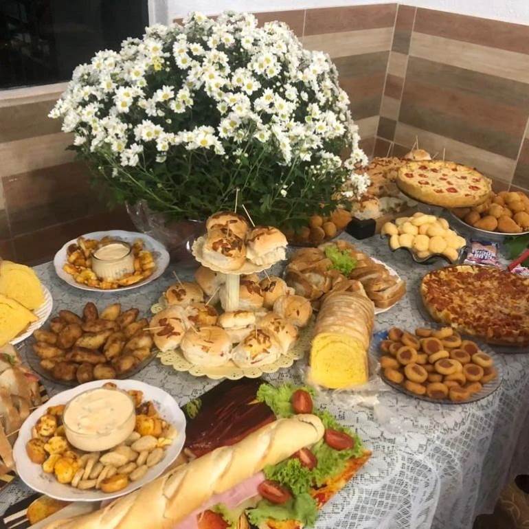 decoração para chá da tarde na igreja simples e barato